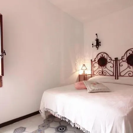Holiday home Ferienhaus Fuer 12 Personen In Syrakus *