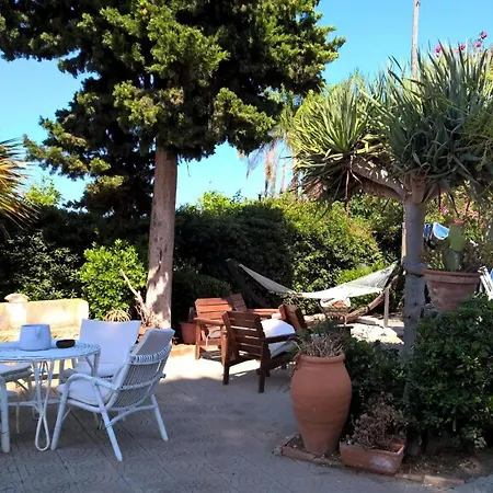 Ferienhaus Fuer 12 Personen In Syrakus Holiday home